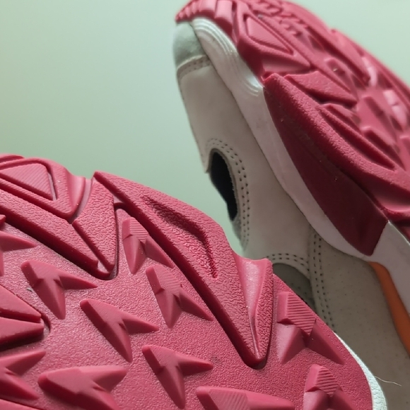 Adidas Cream Sneakers with Pink and Orange Highlights - Picture 6 of 7